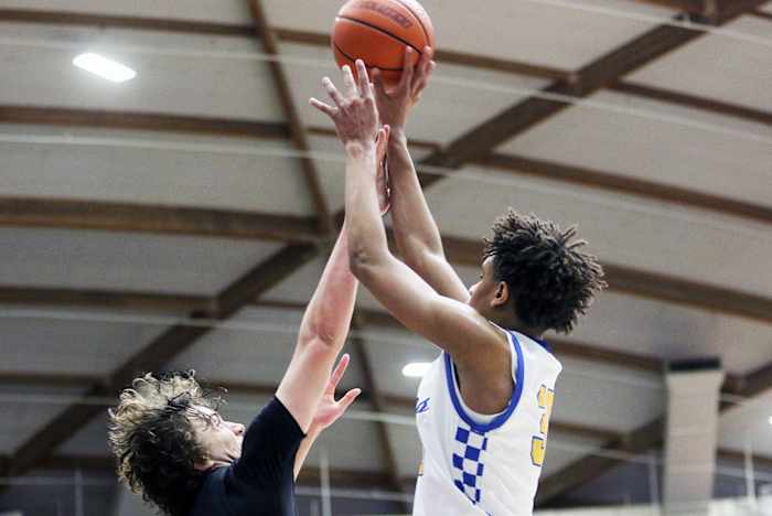 a Tualatin Barlow 6A Oregon boys basketball quarterfinal 2024 Dan Brood 39